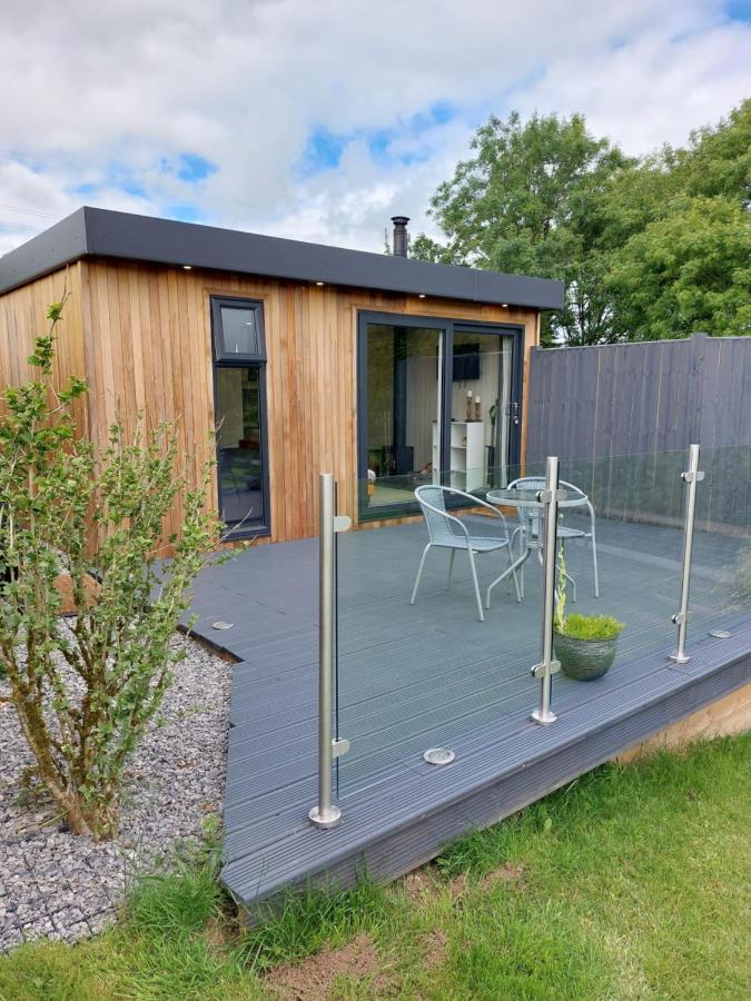 The Den - Modern Cabin With Wood Burning Stove Ludchurch Exterior photo